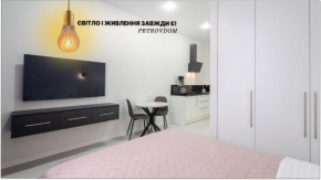 Smart hotel apartment with panoramic city view in Diplomat Hall